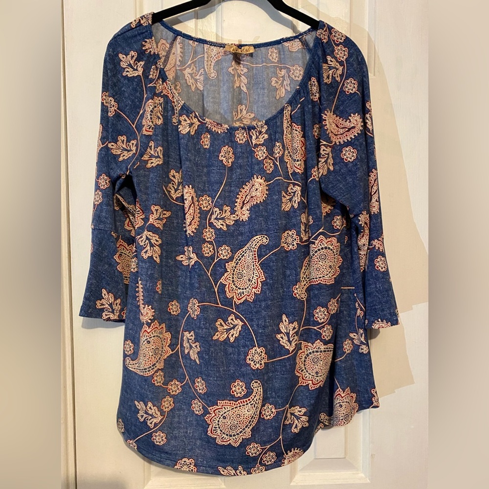 Lavish top
